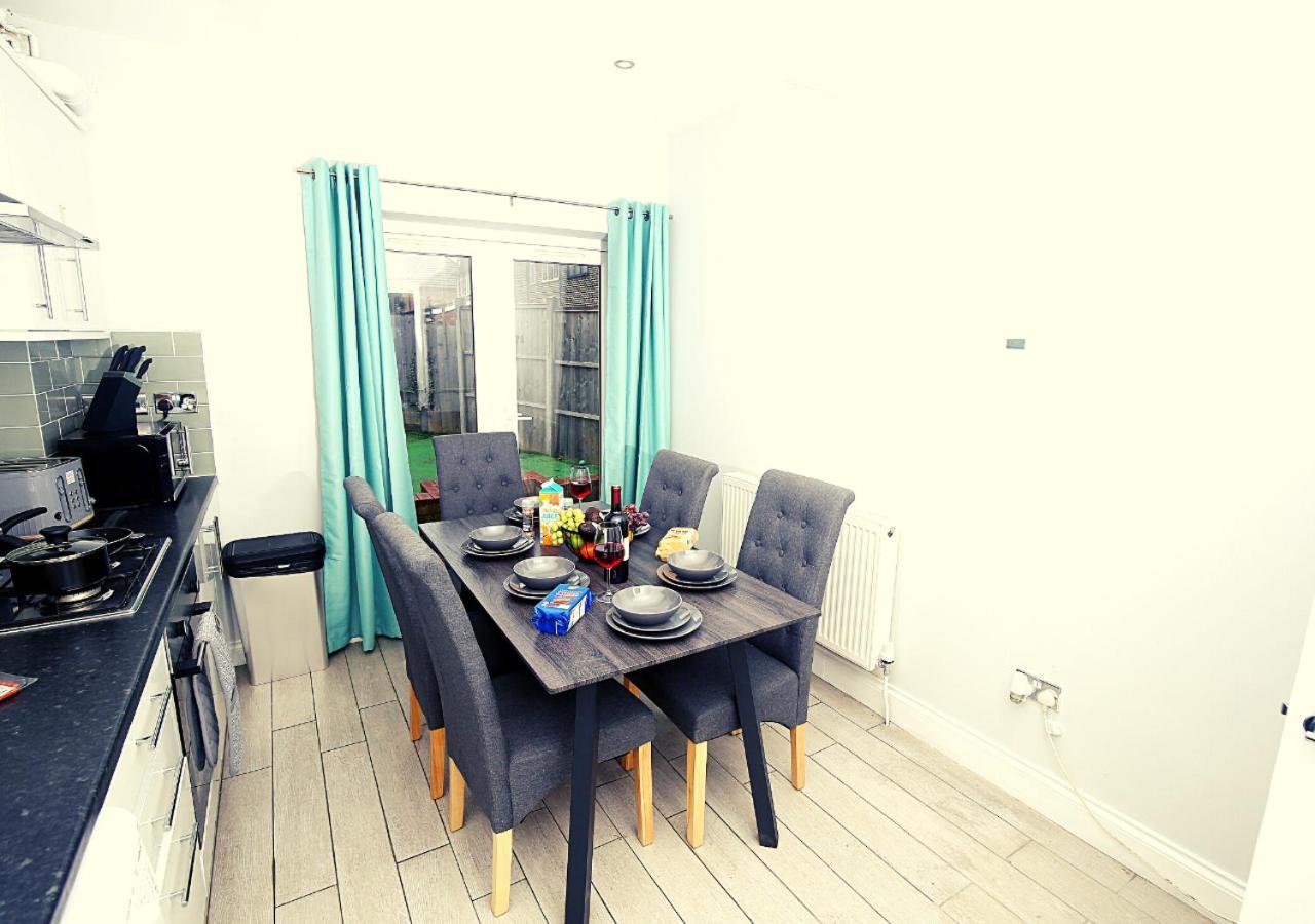 3-Bed House With Parking Near London O2 Apartment Exterior foto